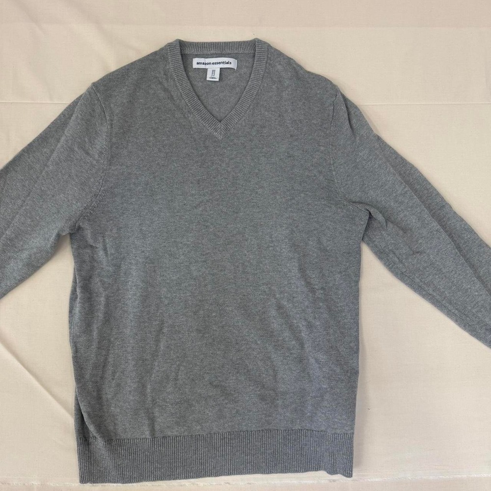 Amazon Essentials V-Neck Sweater